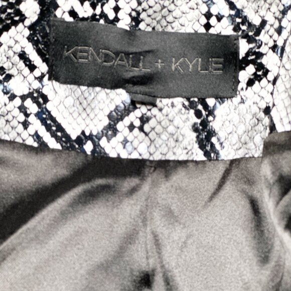 Kendall and Kylie snake print blazer - Picture 10 of 12